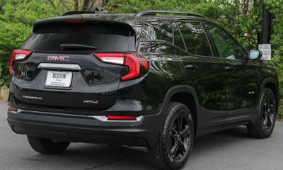 2023 GMC Terrain AT4