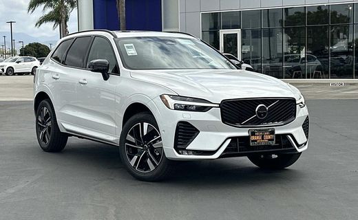 2026 Volvo XC60 Plus Dark