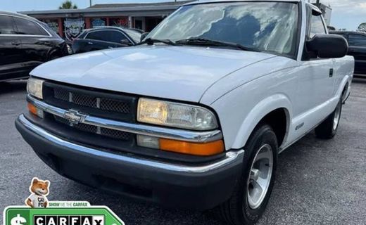 2002 Chevrolet S-10 Pickup XL