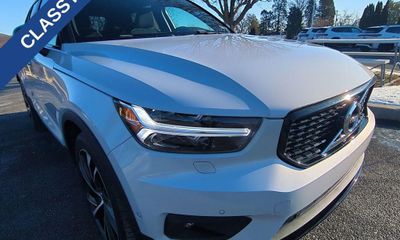 2021 Volvo XC40 R Design