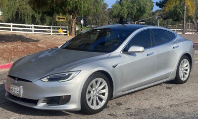 2017 Tesla Model S 75
