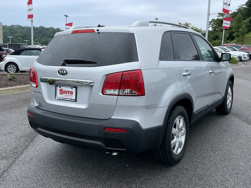 2013 Kia Sorento — a typically priced live listing