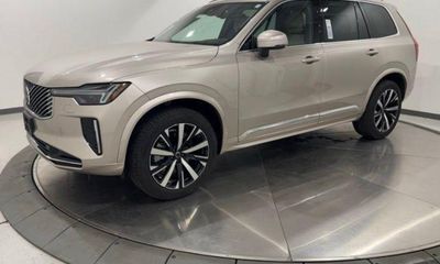 2026 Volvo XC90 Core
