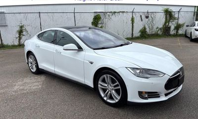 2016 Tesla Model S 70