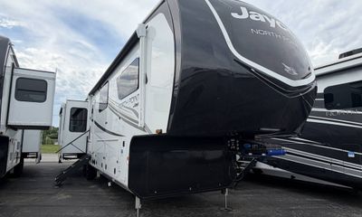 2026 Jayco North Point 377RLBH 16687