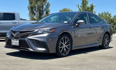 2023 Toyota Camry SE