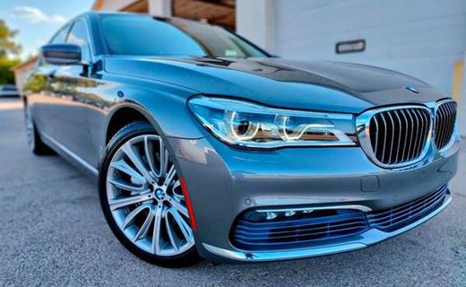 2017 BMW 750I B7