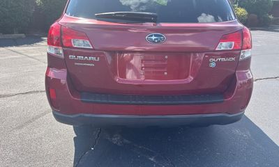 2013 Subaru Outback Limited Moon Roof