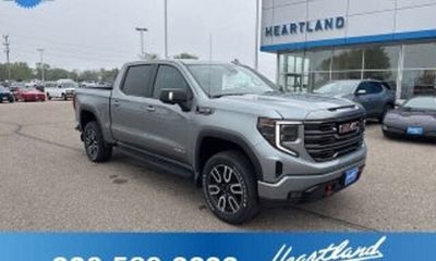 2023 GMC Sierra AT4