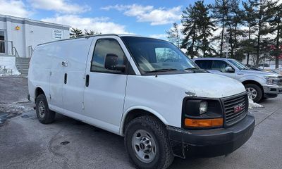 2011 GMC Savana Cargo