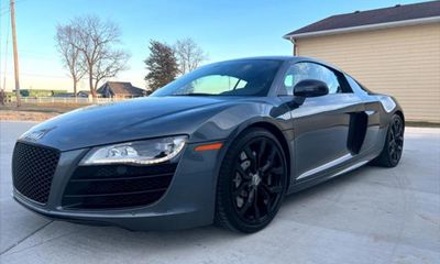 2012 Audi R8 52 Quattro Coupe