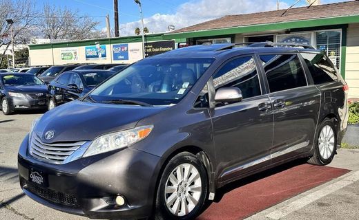 2013 Toyota Sienna XLE