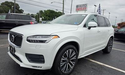 2020 Volvo XC90 Momentum