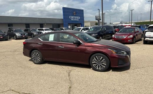 2025 Nissan Altima SV