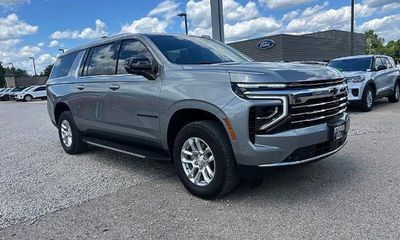 2025 Chevrolet Suburban LT