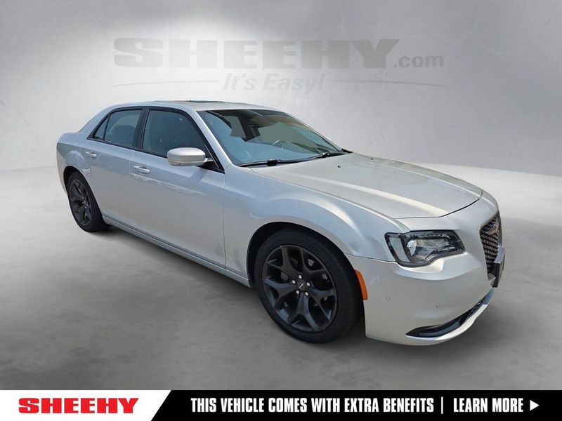 2021 Chrysler 300 — a typically priced live listing