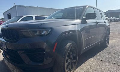 2024 Jeep Grand Cherokee Laredo