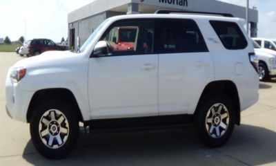 2024 Toyota 4RUNNER TRD Offroad