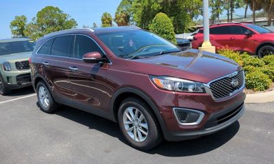 2017 Kia Sorento L LX