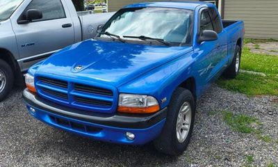 2000 Dodge Dakota Base