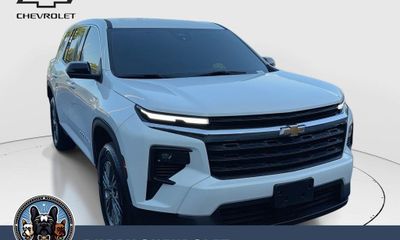 2024 Chevrolet Traverse LS