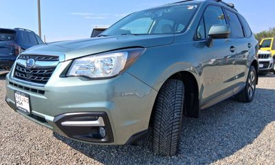 2018 Subaru Forester Premium ES