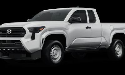 2026 Toyota Tacoma SR5 Xtracab