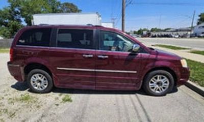 2009 Chrysler Town AND Country Limited
