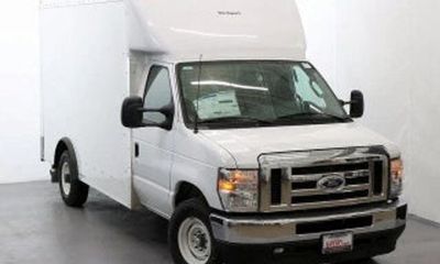 2027 Ford E-450 Base