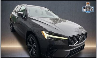 2023 Volvo XC60 Ultimate Dark