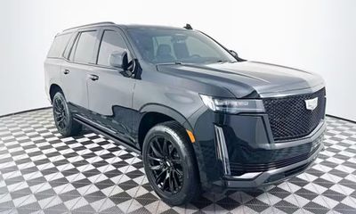 2024 Cadillac Escalade Sport Touring PKG