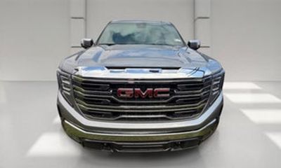 2025 GMC Sierra SLT