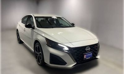 2025 Nissan Altima SR
