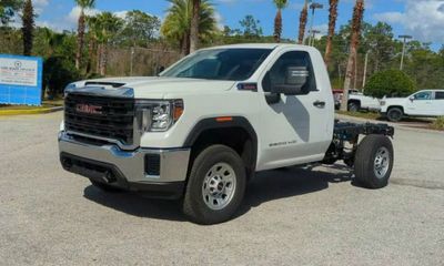 2023 GMC Sierra HD Fleet Base