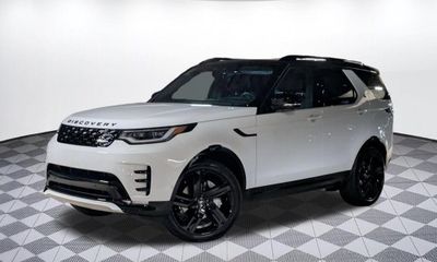2026 Land Rover Discovery P360 Dynamic SE
