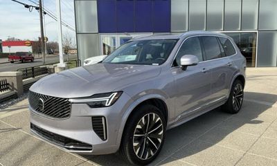 2026 Volvo XC90 Plus Bright