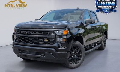 2026 Chevrolet Silverado Custom