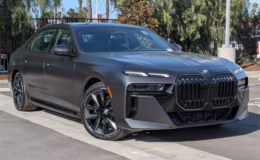 2026 BMW 740I