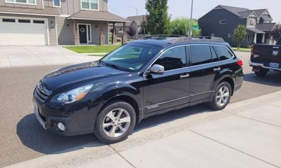 2013 Subaru Outback Touring Moon Roof