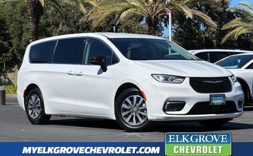 2024 Chrysler Pacifica Select