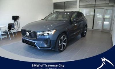 2024 Volvo XC60 Ultimate Dark