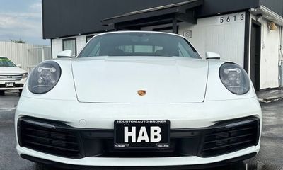 2022 Porsche 911 Carrera 4