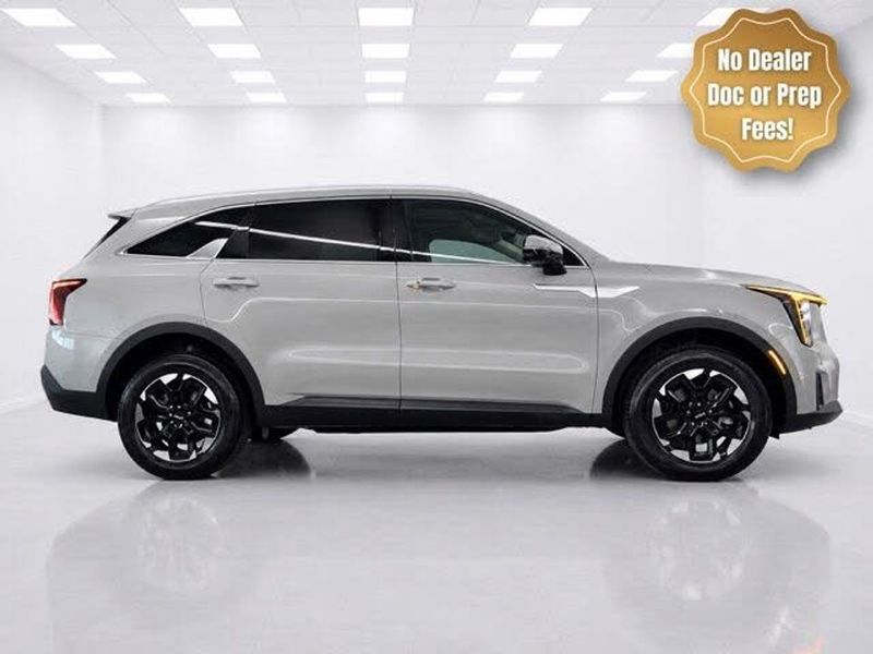 2024 Kia Sorento — a typically priced live listing