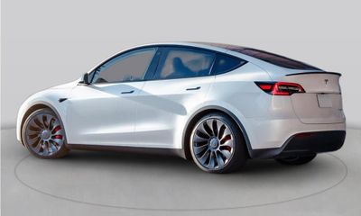 2024 Tesla Model Y Long Range