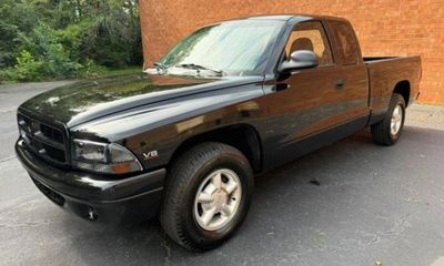 2000 Dodge Dakota Base