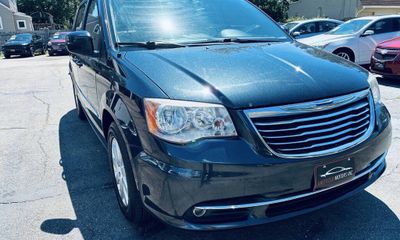 2014 Chrysler Town AND Country Touring