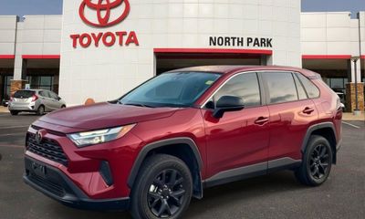 2023 Toyota RAV4 LE