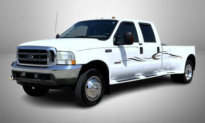 2004 Ford F-550 550SD Lariat