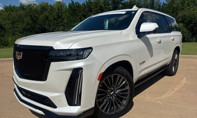2023 Cadillac Escalade V Sport