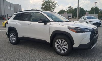 2026 Toyota Corolla Cross LE